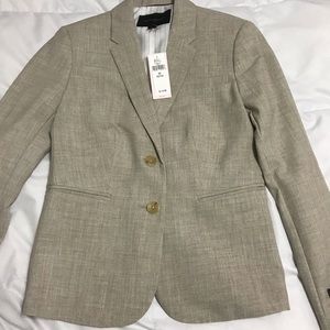 NWT Women’s petite suit set with pants and jacket
